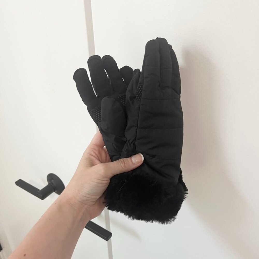 The North Face Kids Black Fuzzy Gloves Size Medium